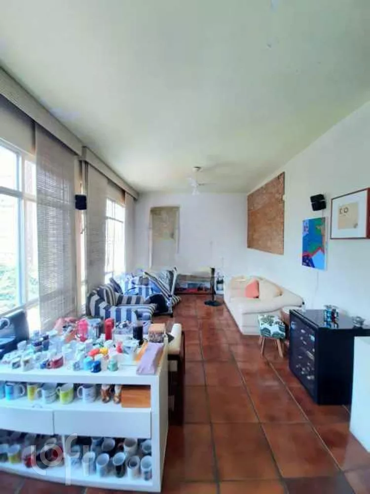 Apartamento à venda com 4 quartos, 182m² - Foto 2