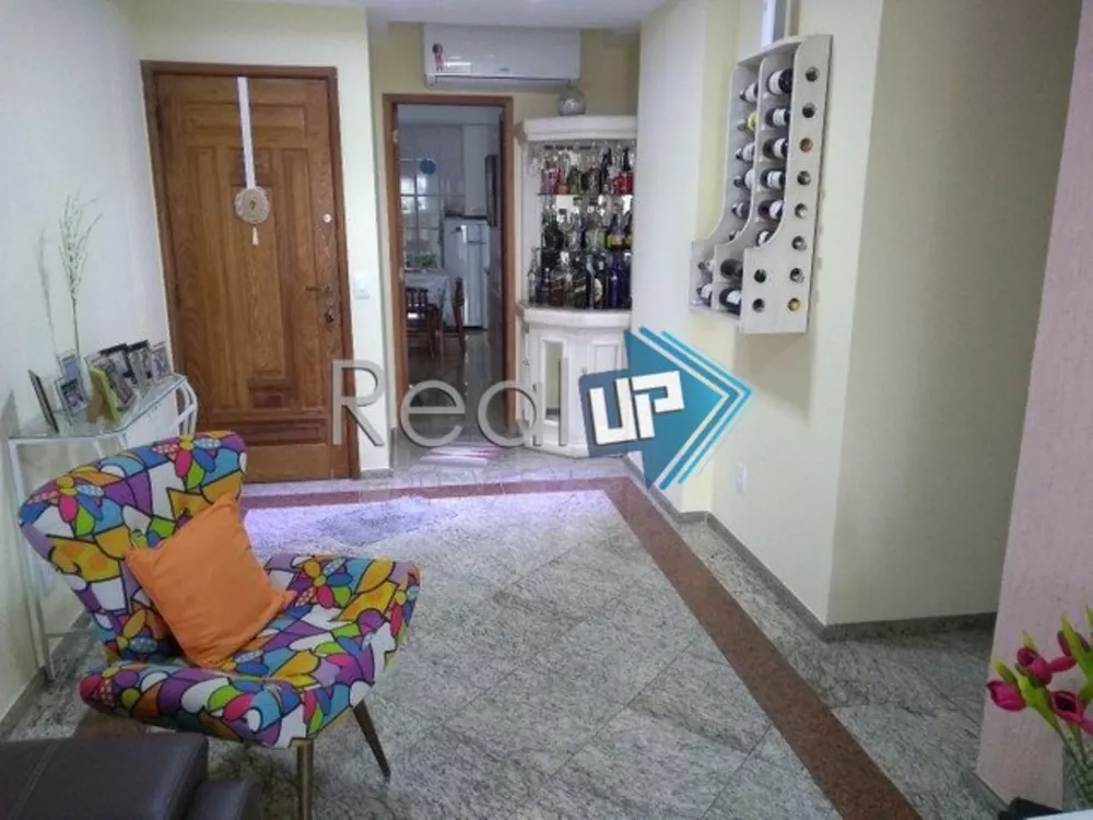 Apartamento à venda com 4 quartos, 104m² - Foto 2