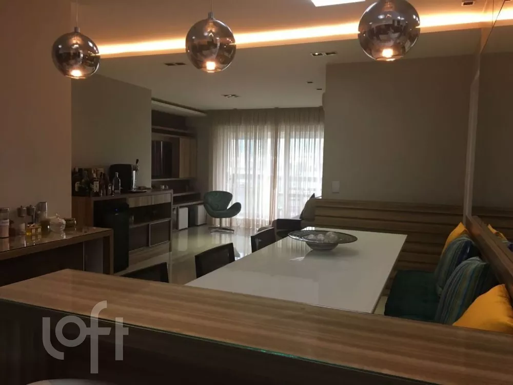 Apartamento à venda com 4 quartos, 140m² - Foto 1