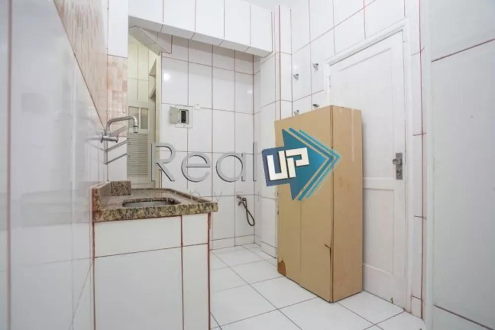 Apartamento à venda com 3 quartos, 74m² - Foto 2