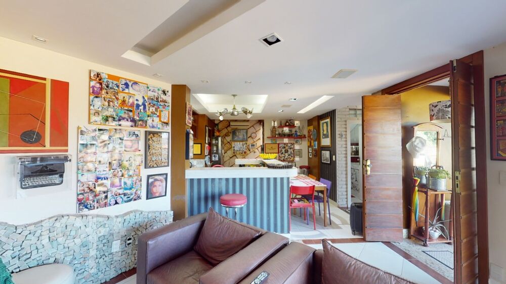 Casa à venda com 4 quartos, 270m² - Foto 2