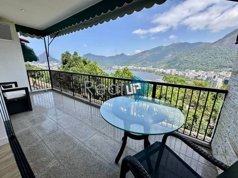 Apartamento à venda com 3 quartos, 121m² - Foto 1