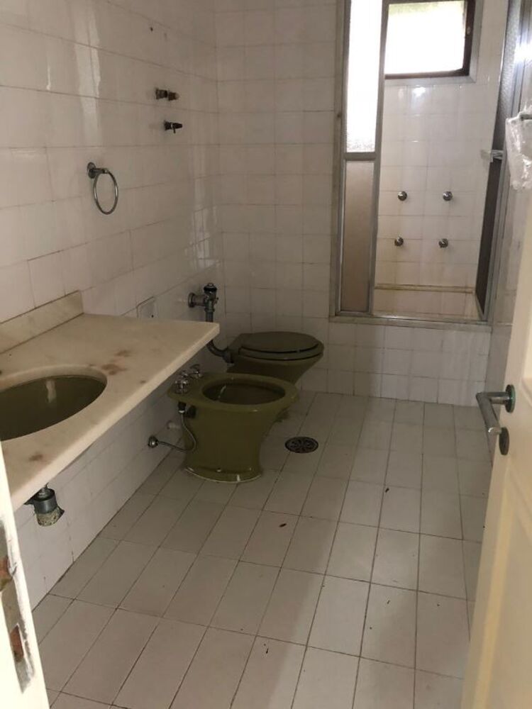 Apartamento à venda com 4 quartos, 206m² - Foto 2