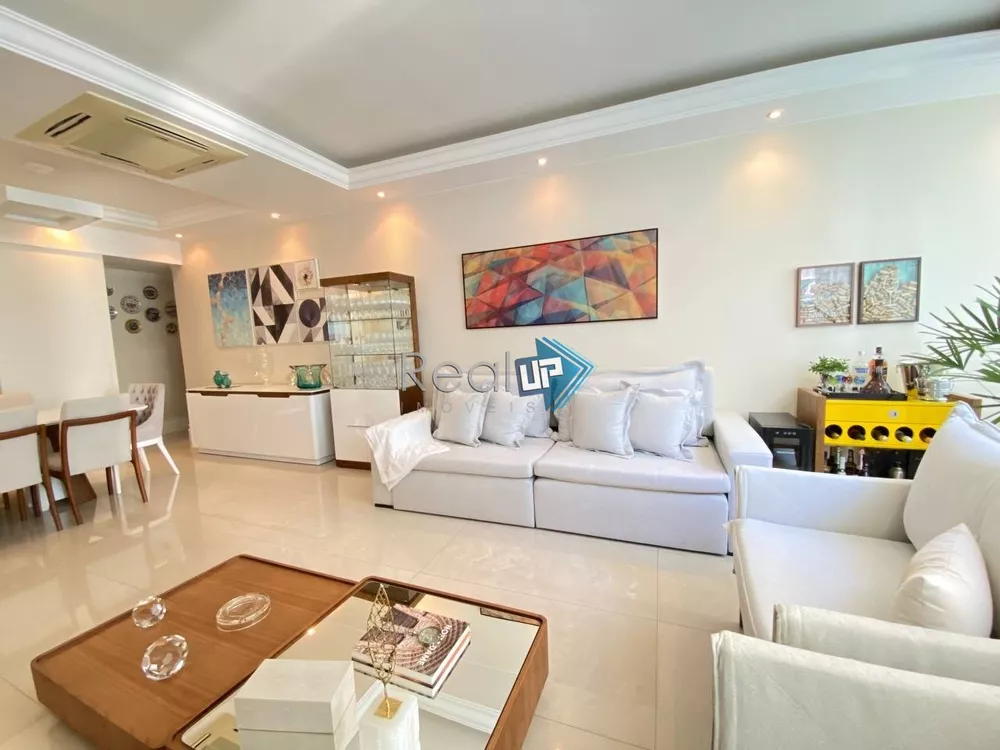 Apartamento à venda com 3 quartos, 178m² - Foto 4