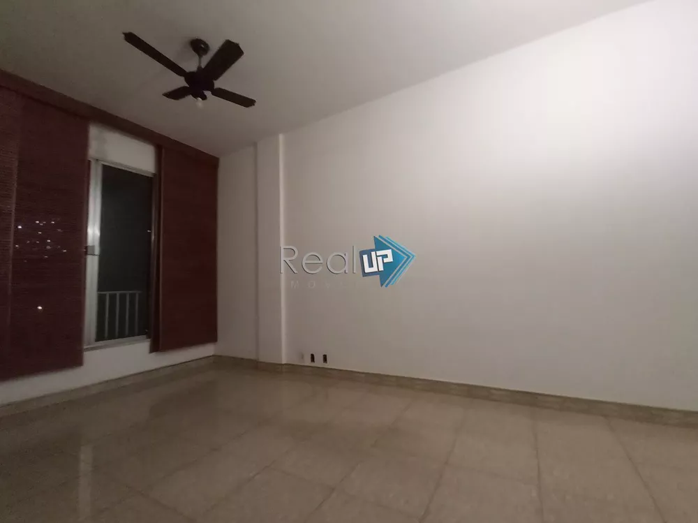 Apartamento à venda com 3 quartos, 75m² - Foto 3