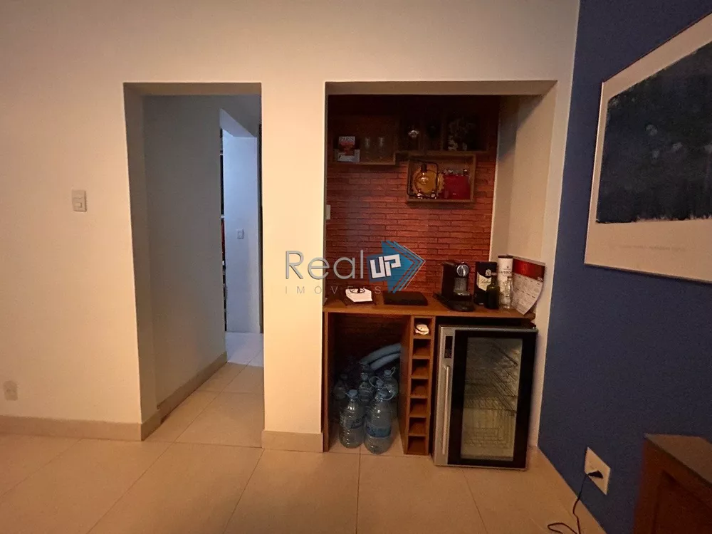 Apartamento à venda com 4 quartos, 215m² - Foto 6