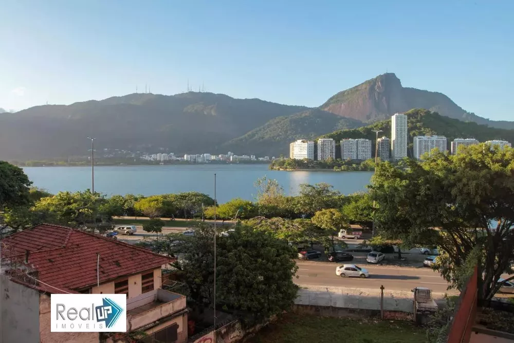 Apartamento à venda com 4 quartos, 240m² - Foto 1