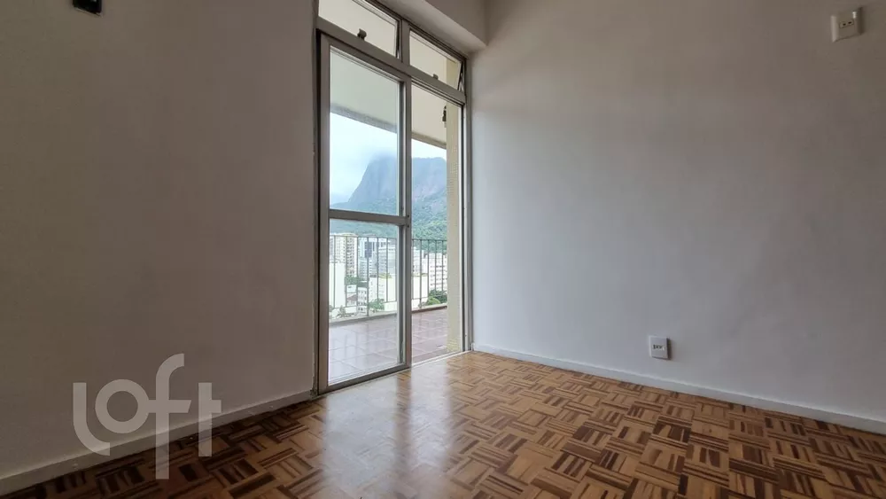 Apartamento à venda com 2 quartos, 68m² - Foto 3