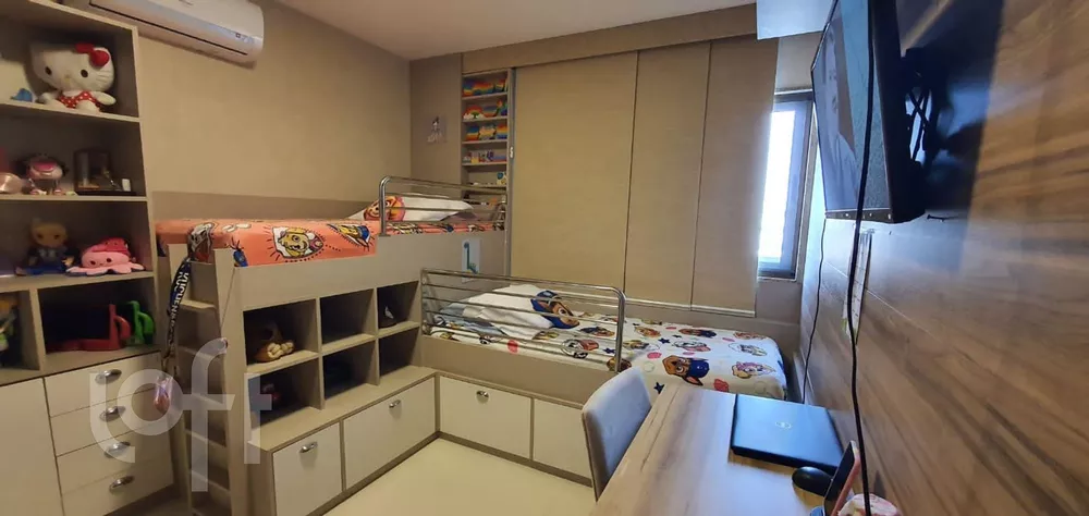 Apartamento à venda com 2 quartos, 180m² - Foto 2