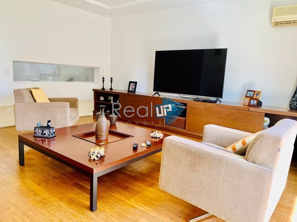 Casa, 5 quartos, 320 m² - Foto 1