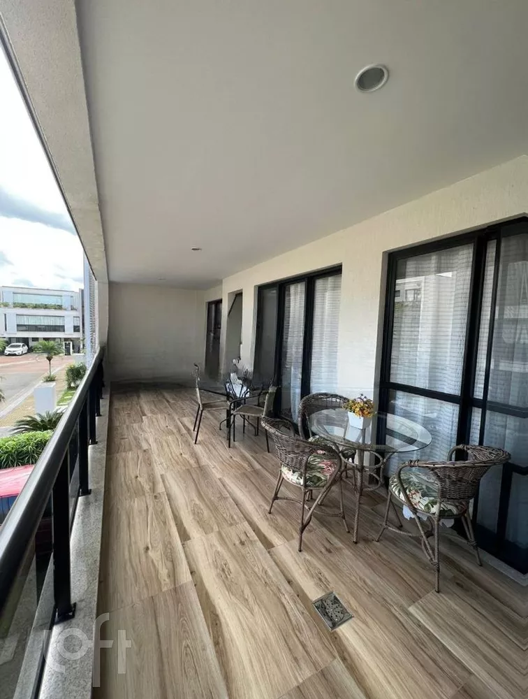 Apartamento à venda com 4 quartos, 236m² - Foto 1