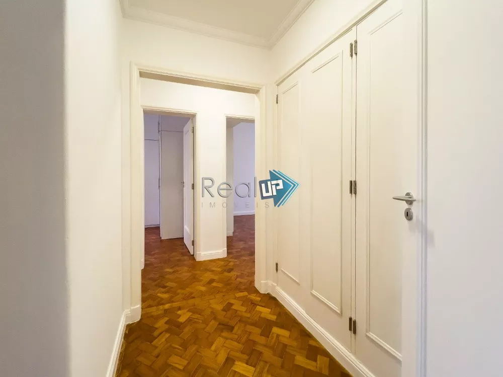 Apartamento à venda com 3 quartos, 180m² - Foto 7