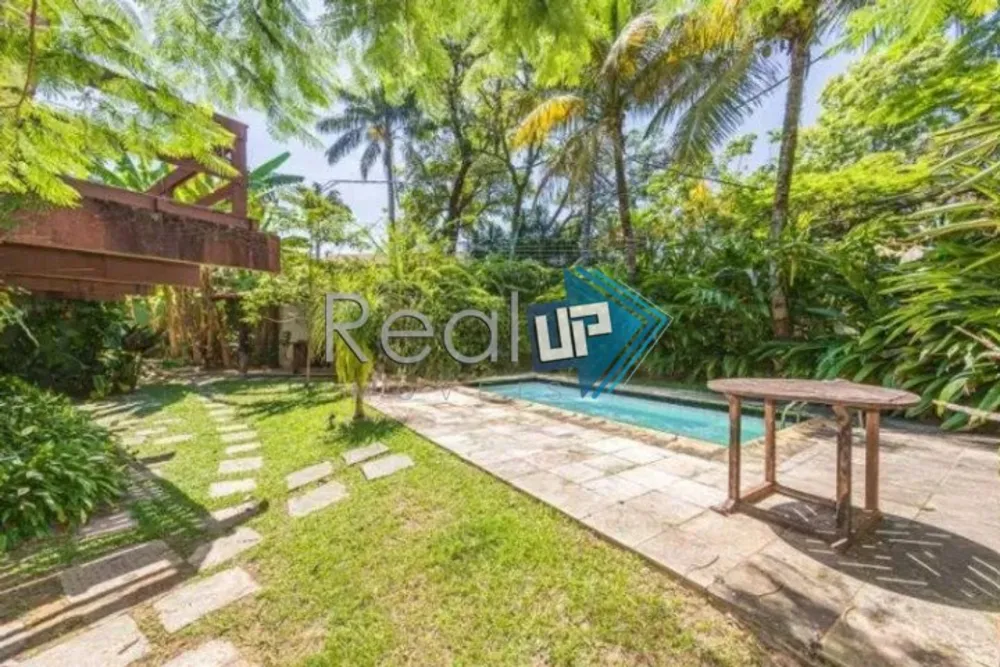 Casa, 4 quartos, 215 m² - Foto 1
