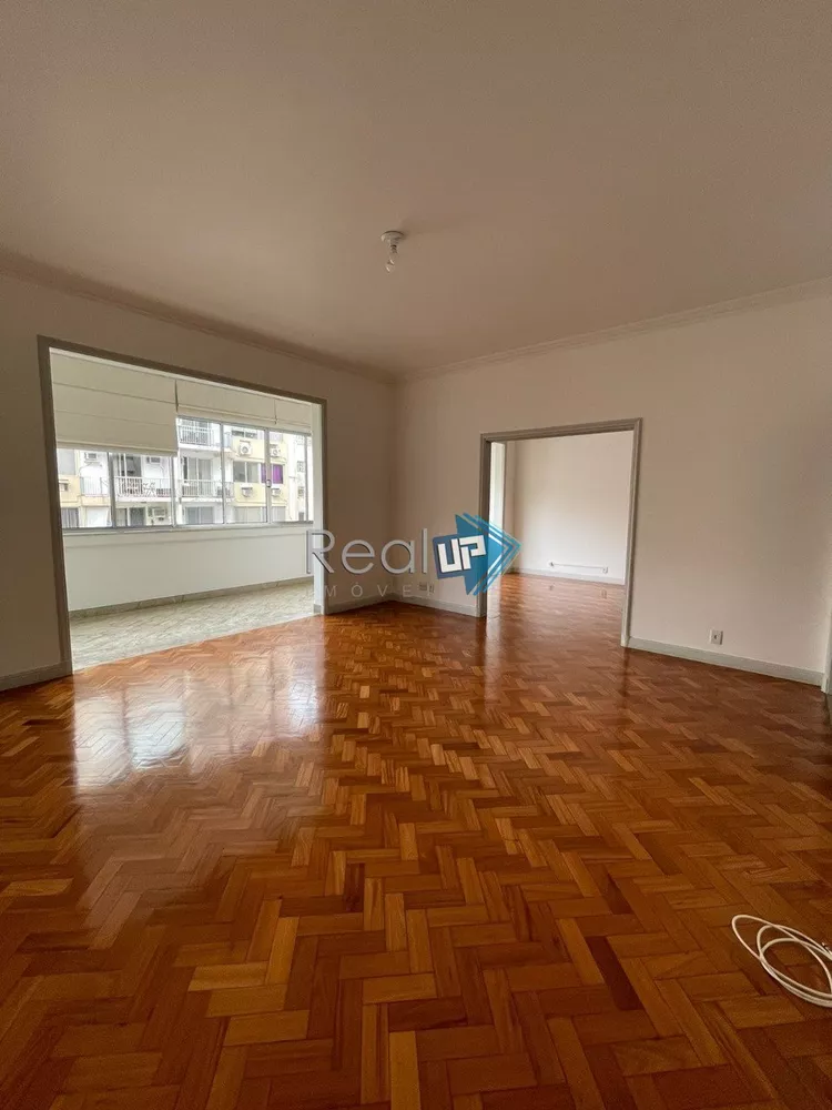 Apartamento à venda com 3 quartos, 190m² - Foto 2