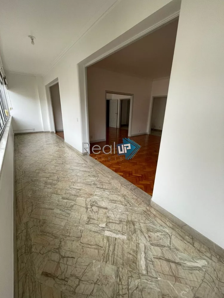 Apartamento à venda com 3 quartos, 190m² - Foto 4