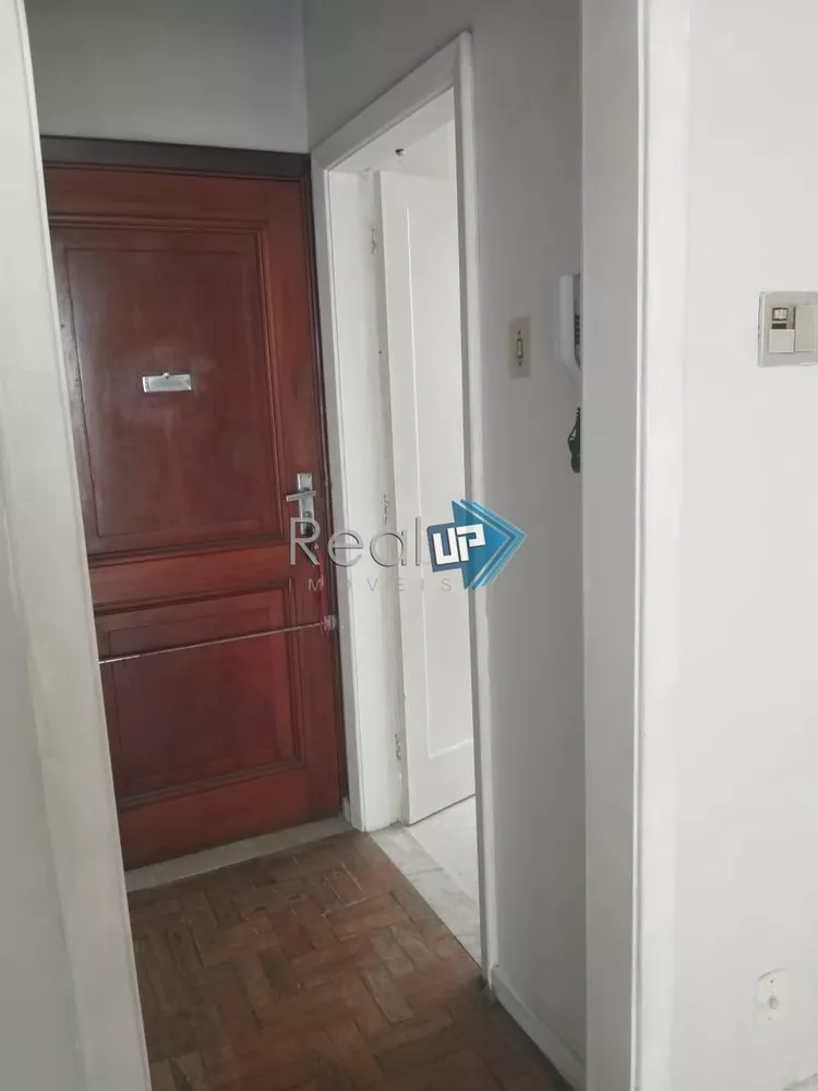 Apartamento à venda com 2 quartos, 70m² - Foto 3