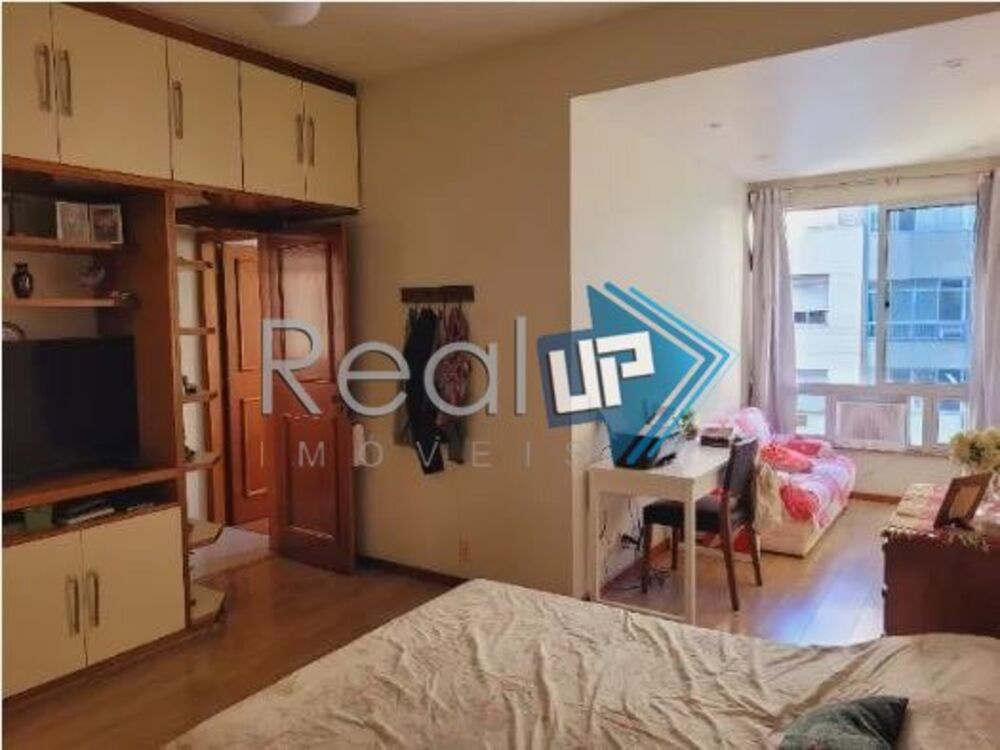Apartamento à venda com 3 quartos, 130m² - Foto 2