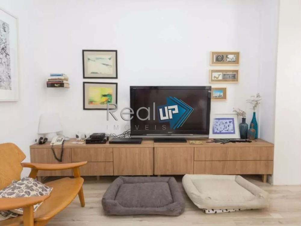 Apartamento à venda com 2 quartos, 67m² - Foto 4