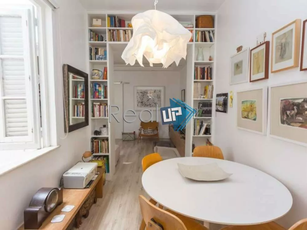 Apartamento à venda com 2 quartos, 67m² - Foto 2