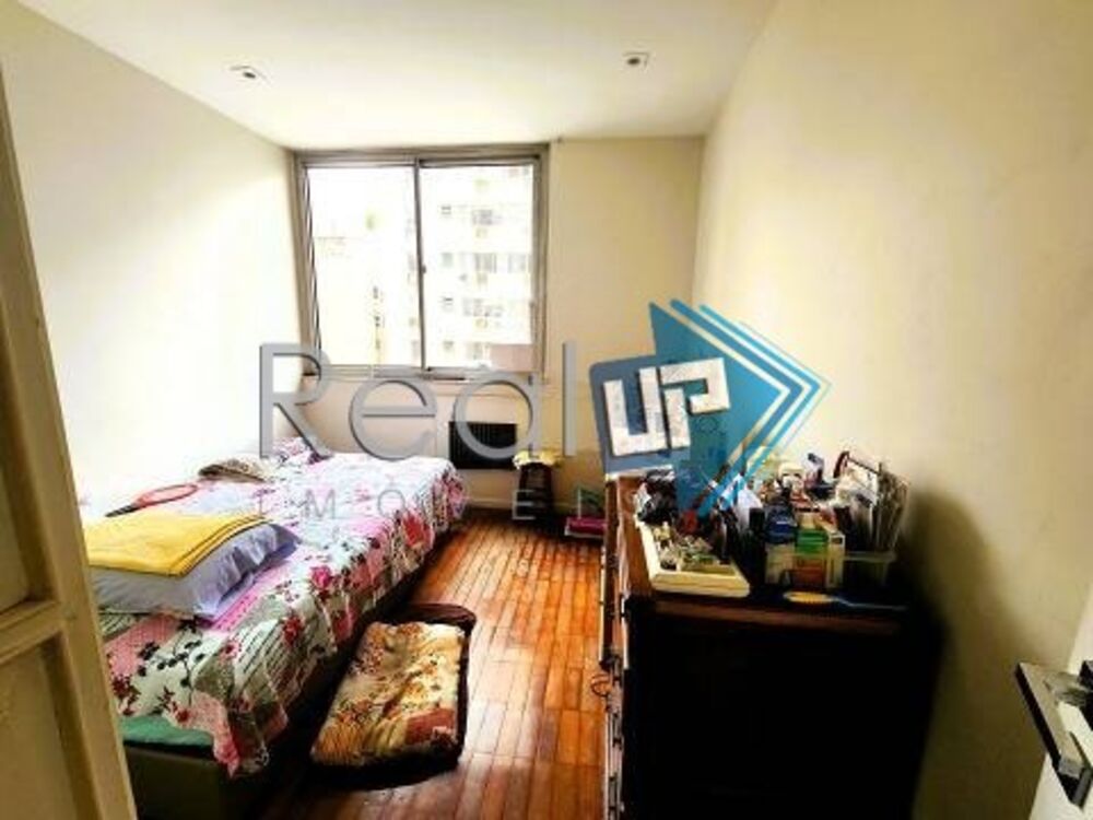 Apartamento à venda com 4 quartos, 162m² - Foto 2