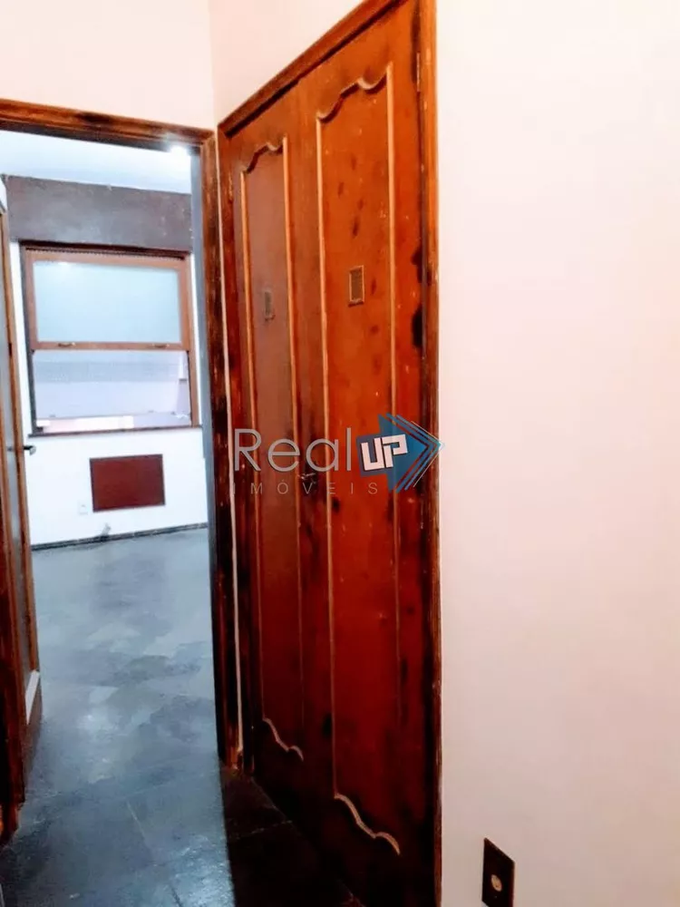 Apartamento à venda com 3 quartos, 104m² - Foto 2