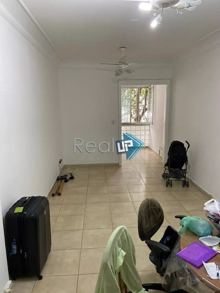 Apartamento à venda com 3 quartos, 107m² - Foto 2