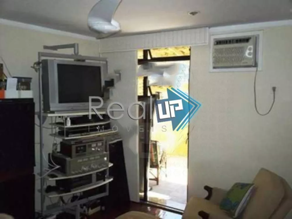 Cobertura à venda com 2 quartos, 150m² - Foto 4