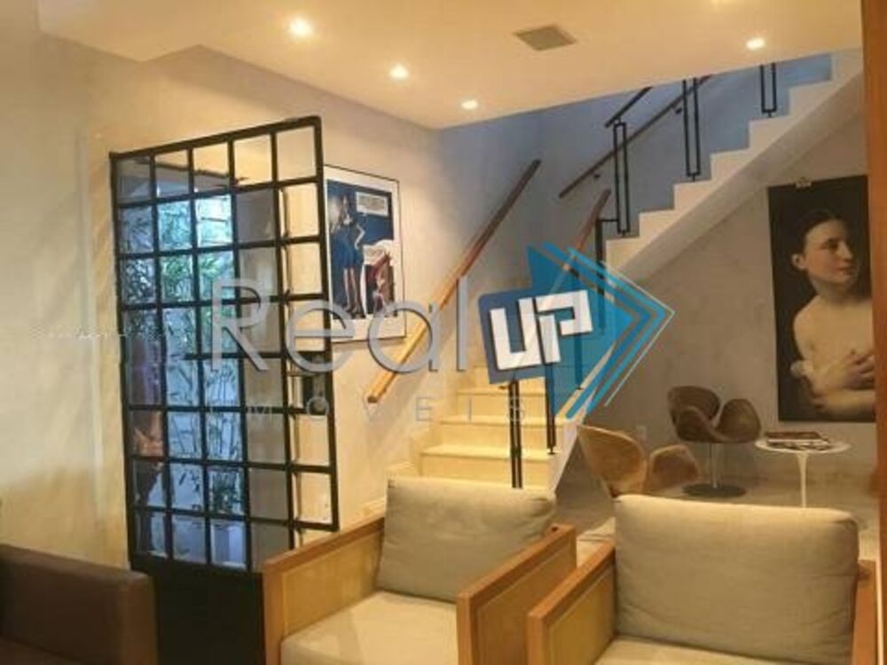 Casa Comercial à venda com 5 quartos, 1128m² - Foto 1