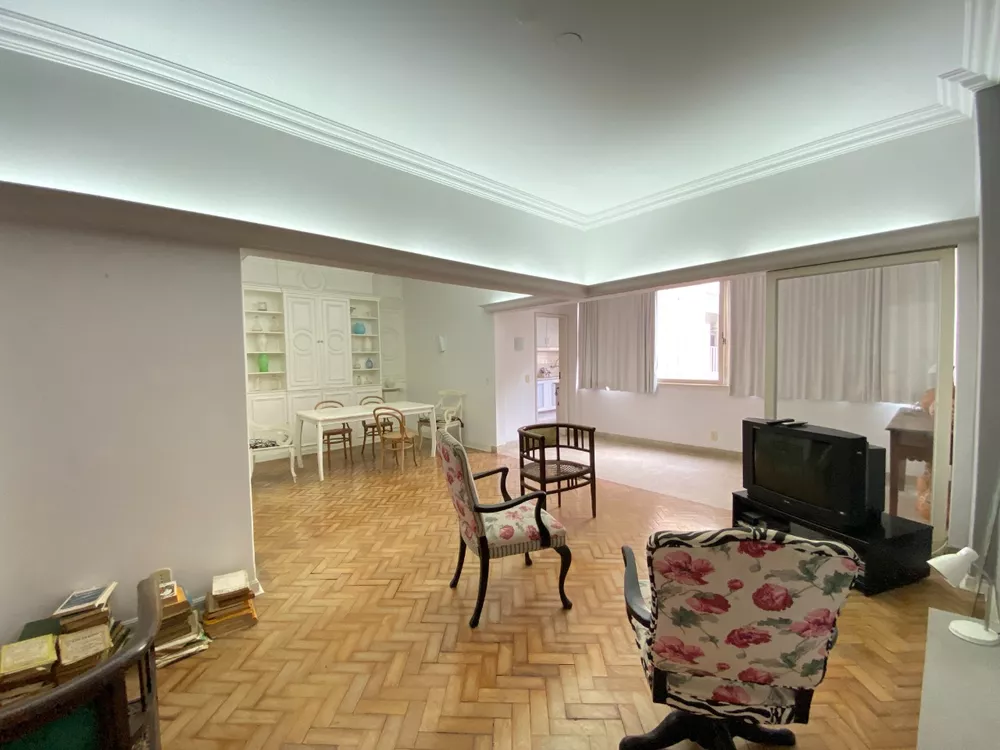 Apartamento à venda com 4 quartos, 208m² - Foto 2