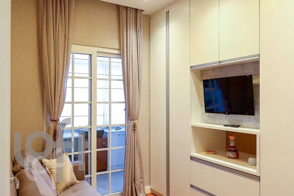 Apartamento à venda com 3 quartos, 140m² - Foto 7