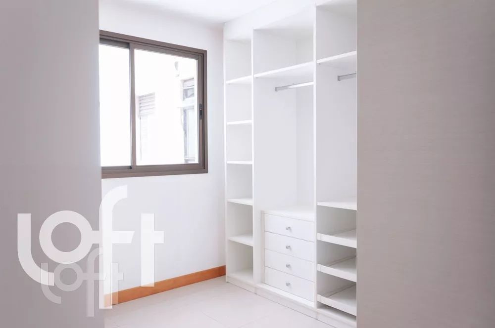 Apartamento à venda com 4 quartos, 271m² - Foto 4