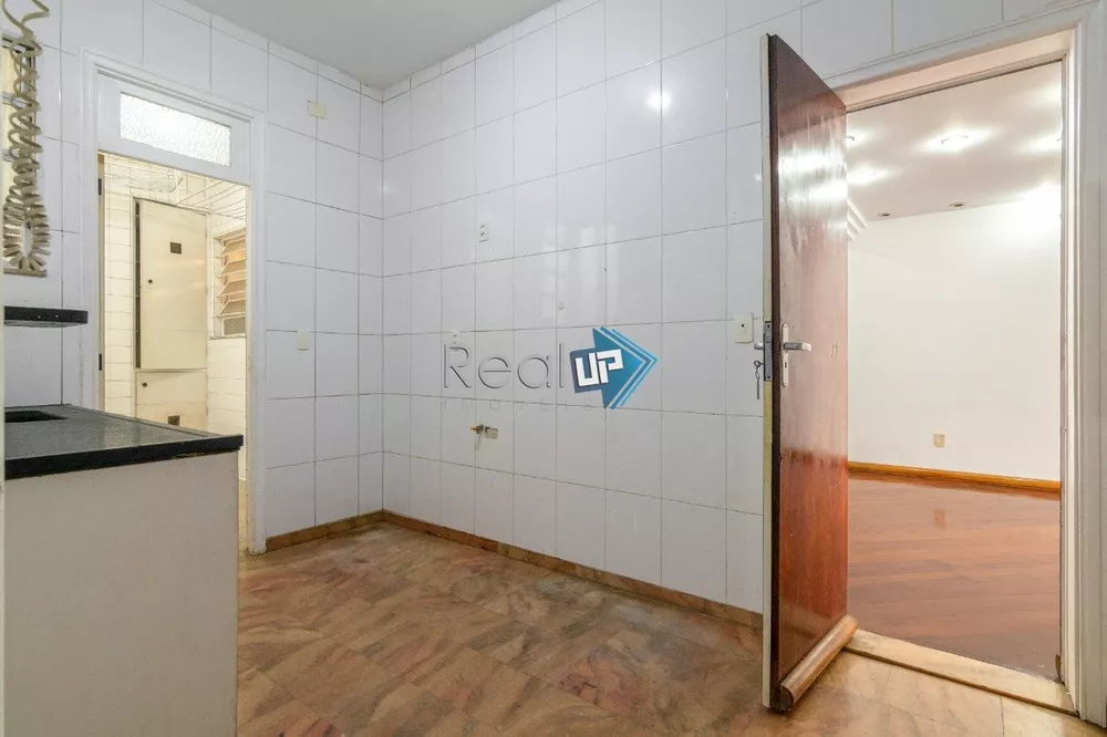 Apartamento à venda com 3 quartos, 185m² - Foto 5