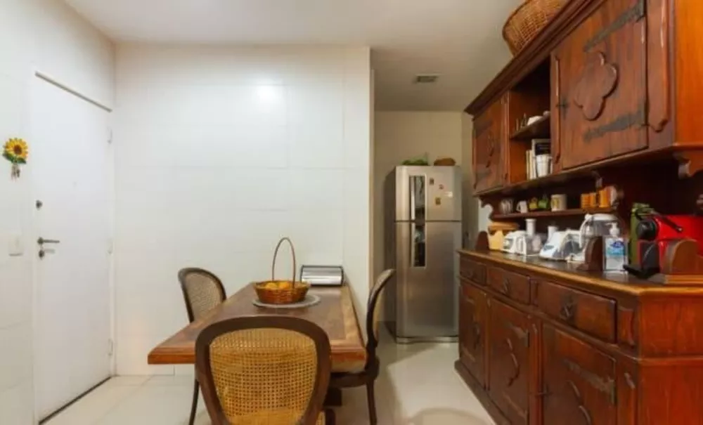 Apartamento à venda com 3 quartos, 138m² - Foto 2