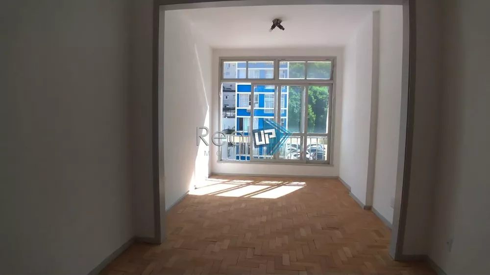 Apartamento à venda com 2 quartos, 75m² - Foto 1