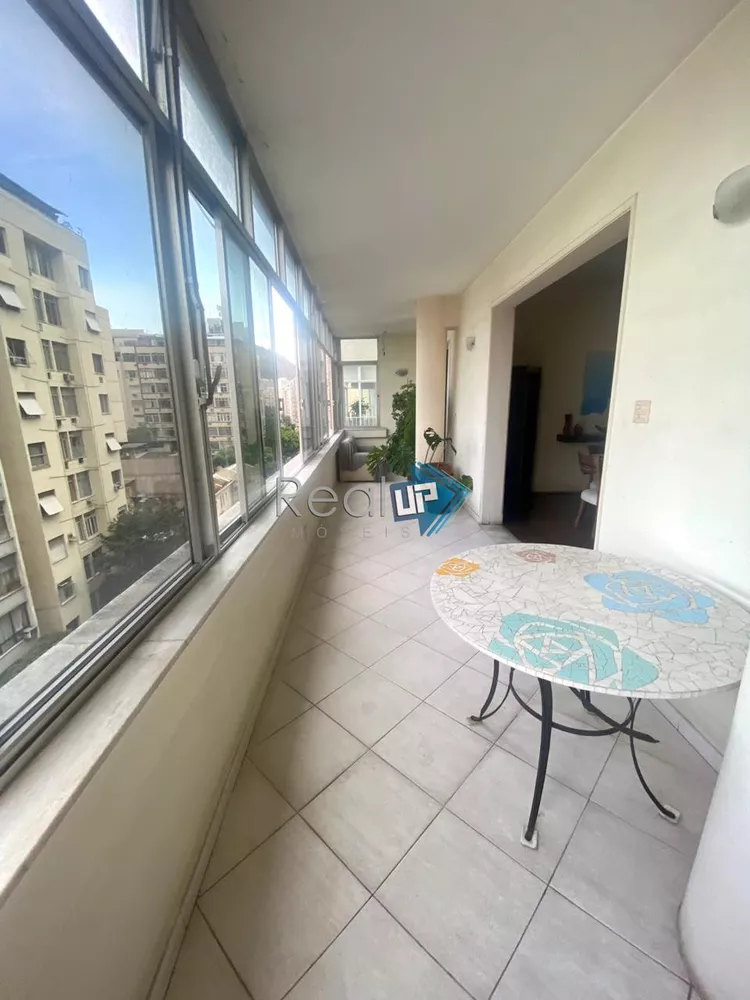 Apartamento à venda com 4 quartos, 270m² - Foto 1