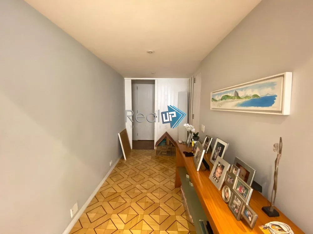 Apartamento à venda com 3 quartos, 201m² - Foto 3