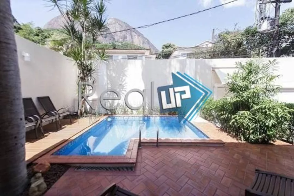 Casa à venda com 4 quartos, 315m² - Foto 2