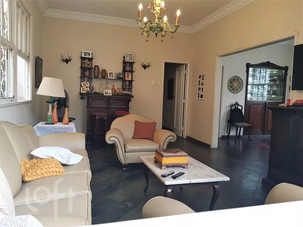 Casa à venda com 4 quartos, 300m² - Foto 2