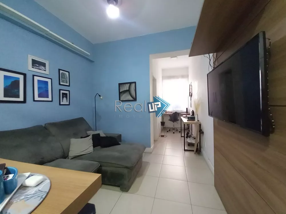 Apartamento à venda com 1 quarto, 32m² - Foto 2