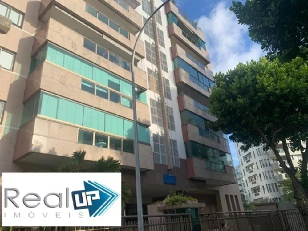 Apartamento à venda com 3 quartos, 159m² - Foto 1