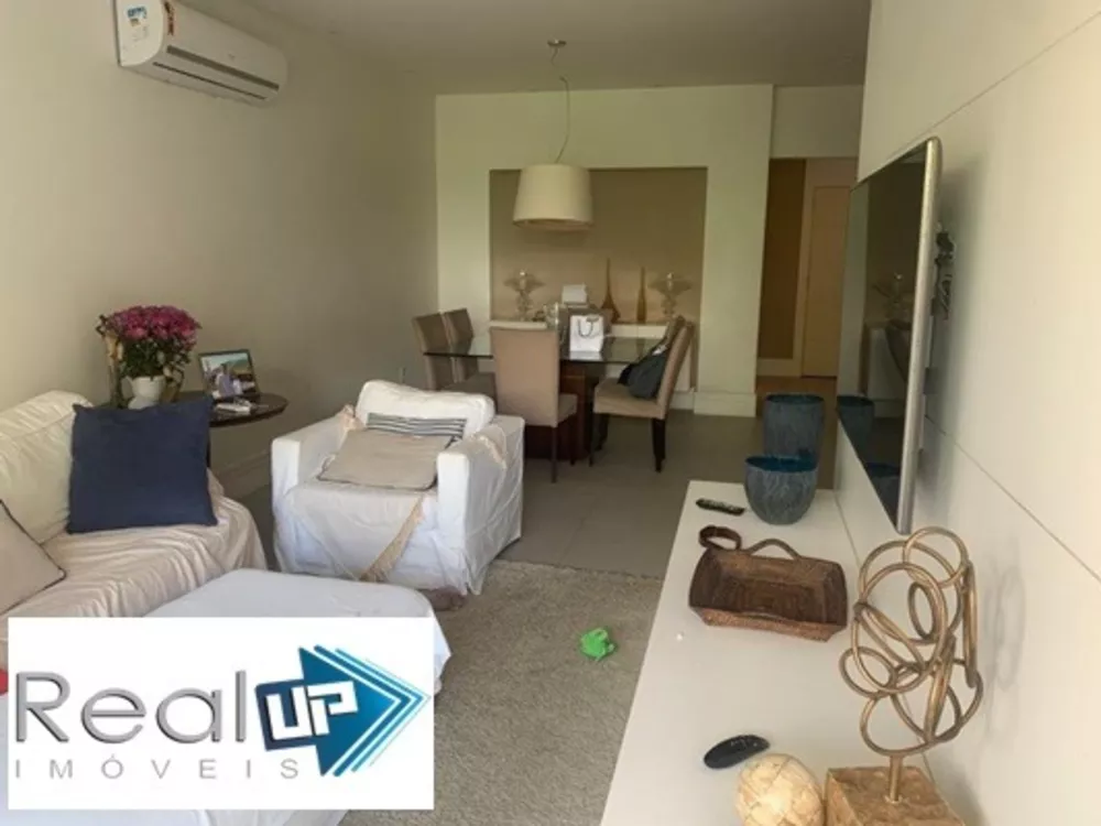 Apartamento à venda com 3 quartos, 159m² - Foto 2