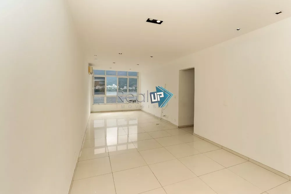 Apartamento à venda com 3 quartos, 137m² - Foto 2