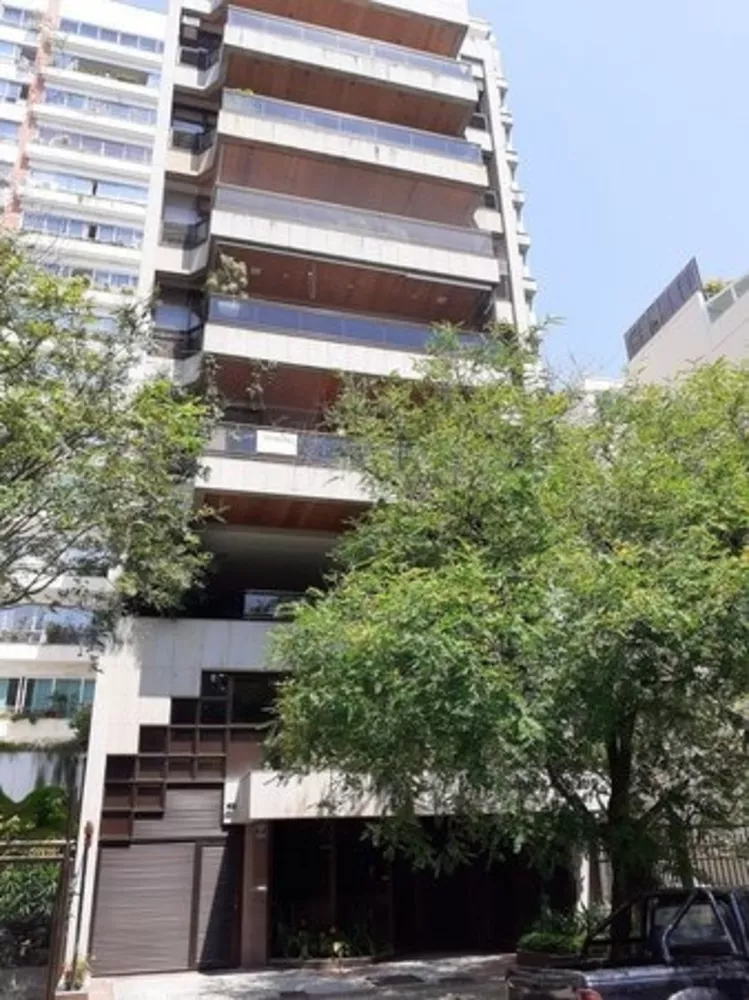 Apartamento à venda com 3 quartos, 163m² - Foto 2