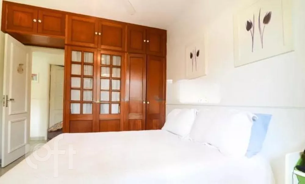 Casa à venda com 3 quartos, 945m² - Foto 2