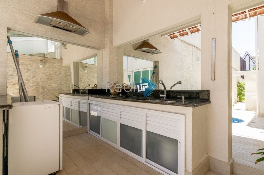 Casa à venda com 5 quartos, 325m² - Foto 7