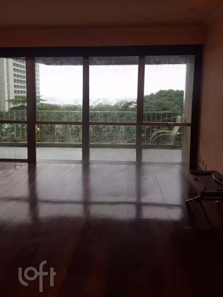 Apartamento à venda com 4 quartos, 200m² - Foto 5