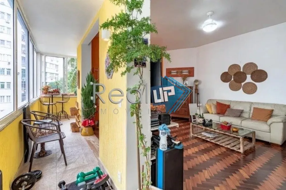 Apartamento à venda com 4 quartos, 132m² - Foto 2