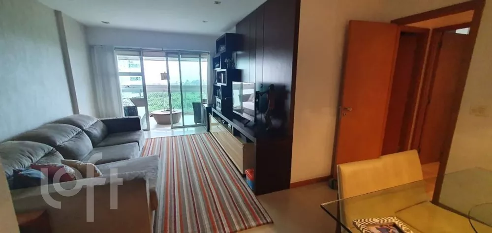 Apartamento à venda com 3 quartos, 112m² - Foto 1