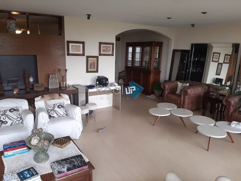 Apartamento à venda com 3 quartos, 230m² - Foto 5