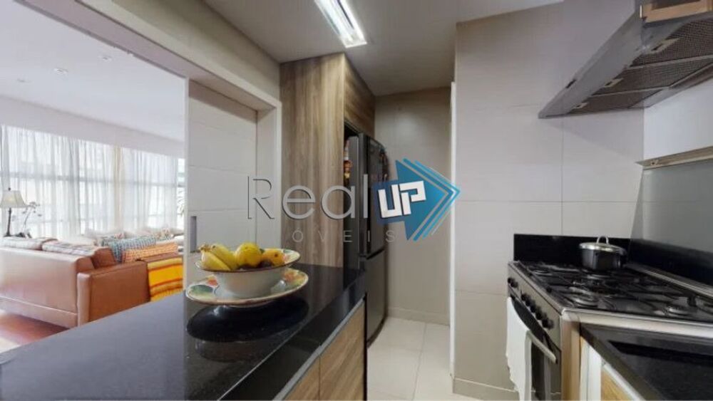 Apartamento à venda com 3 quartos, 128m² - Foto 2